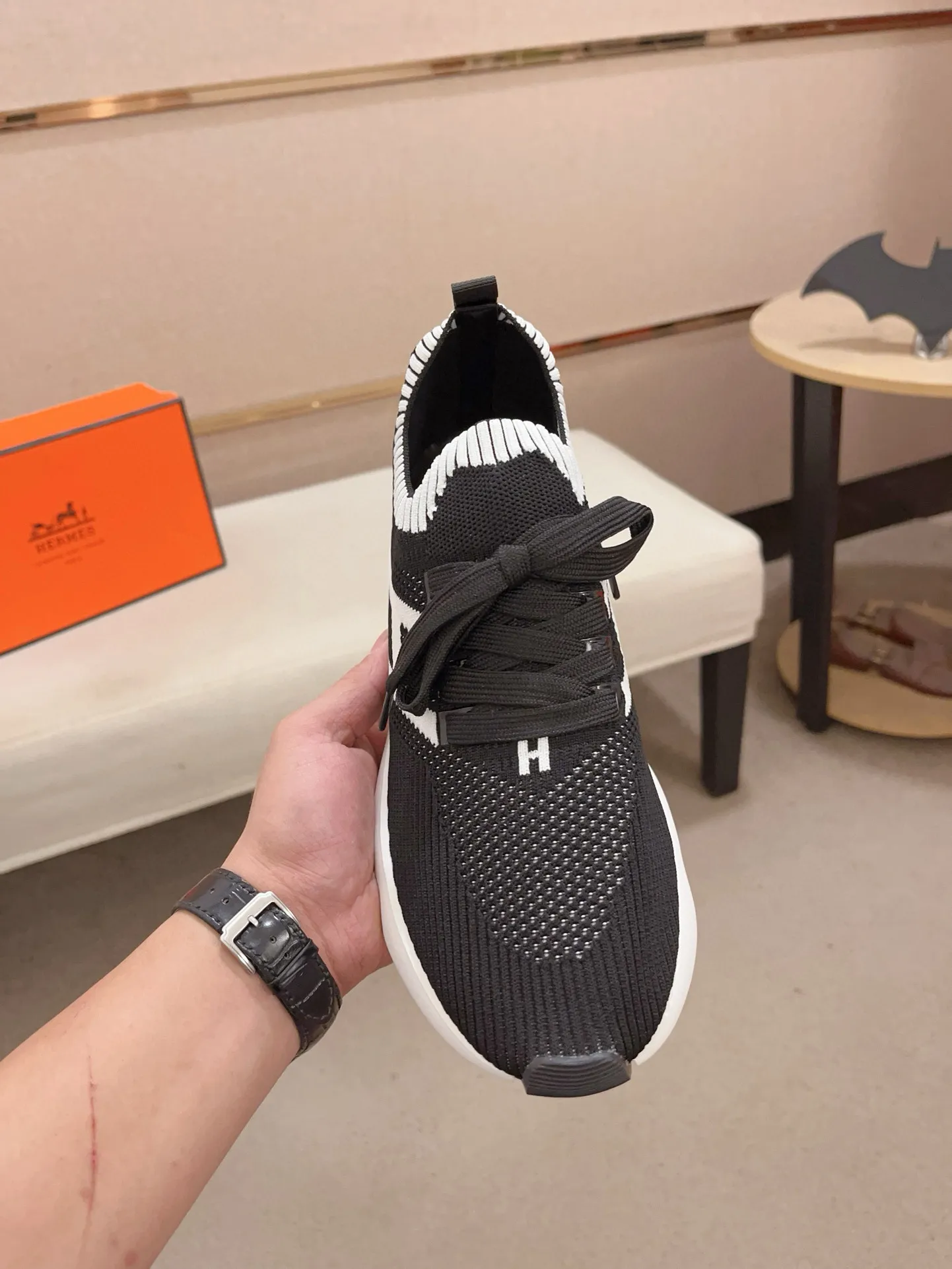 Men's clothing and shoes💰: 420💰《HERMES》【Classic Original Version】Hermès; top 🔝purchasing agent🔍🔍men's latest 🇺🇸 counters are on sale at the same time, original fly-knit fabric imported from Italy is exquisite in workmanship (Italian 🇮🇹Imported water-dyed 🐂cowhide lining) sole: original sole provided by the original factory, ⚠️exclusive double-layer activity·TPR·rubber·combined molded outsole; Code number: 38-44 (45/46 can be customized, non-refundable)